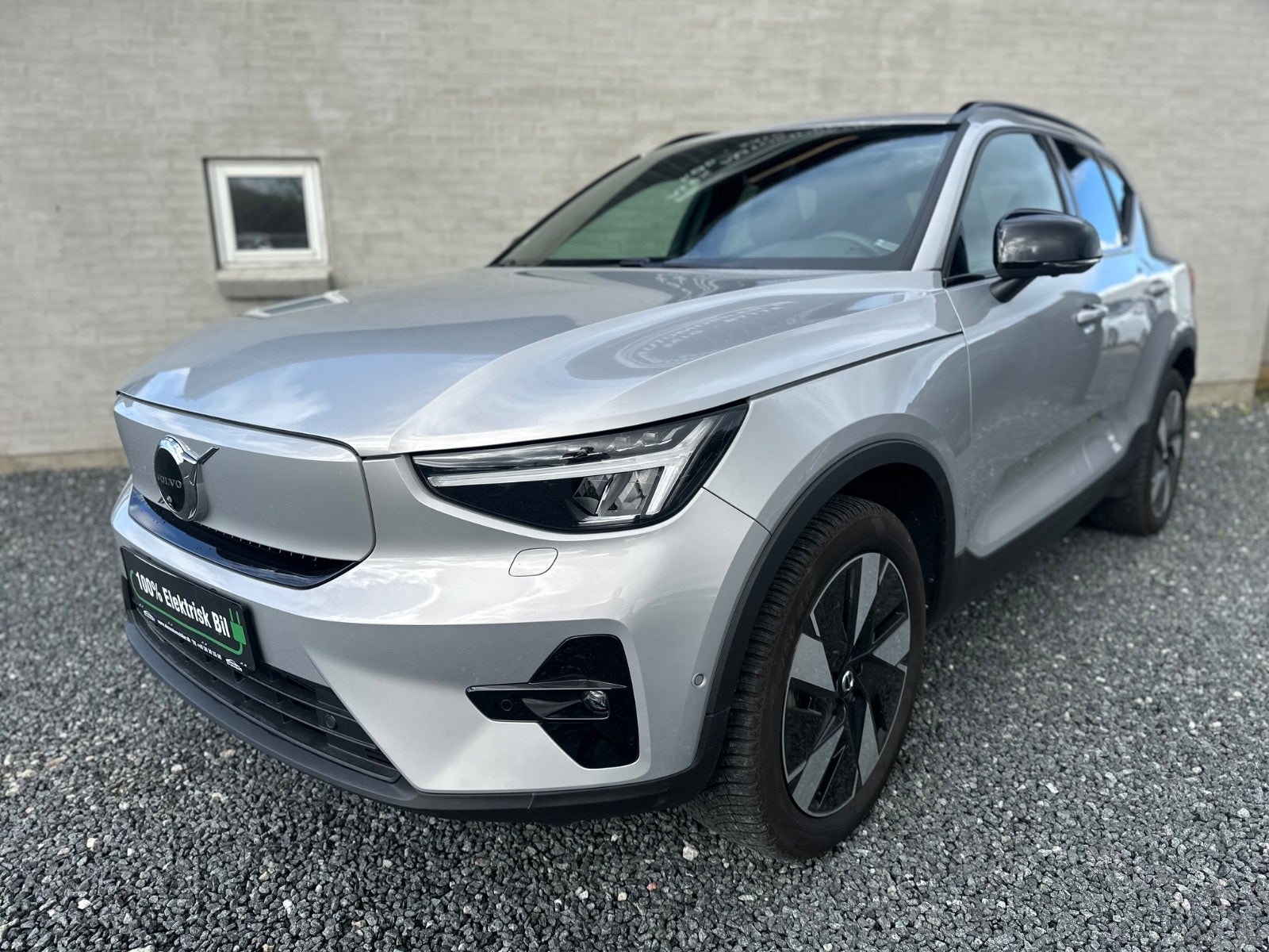 Volvo XC40 Recharge Extended Range, 252ps, 2024