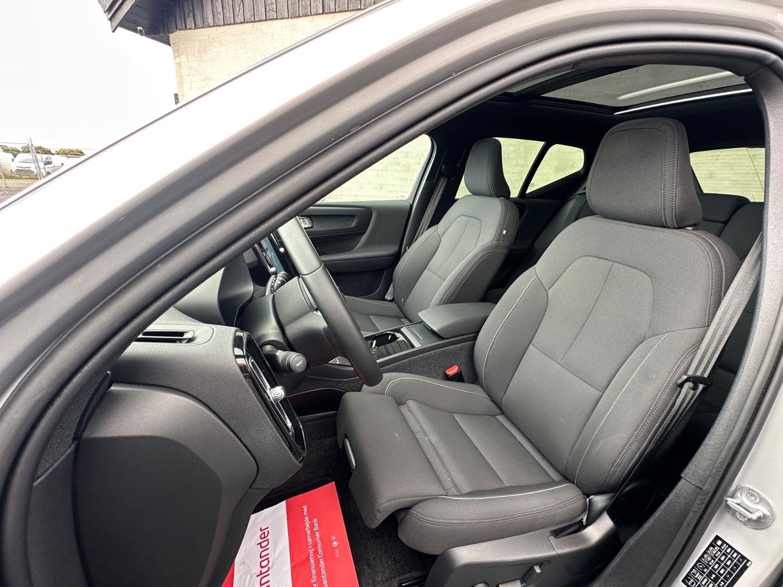 Volvo XC40 Recharge Extended Range, 252ps, 2024