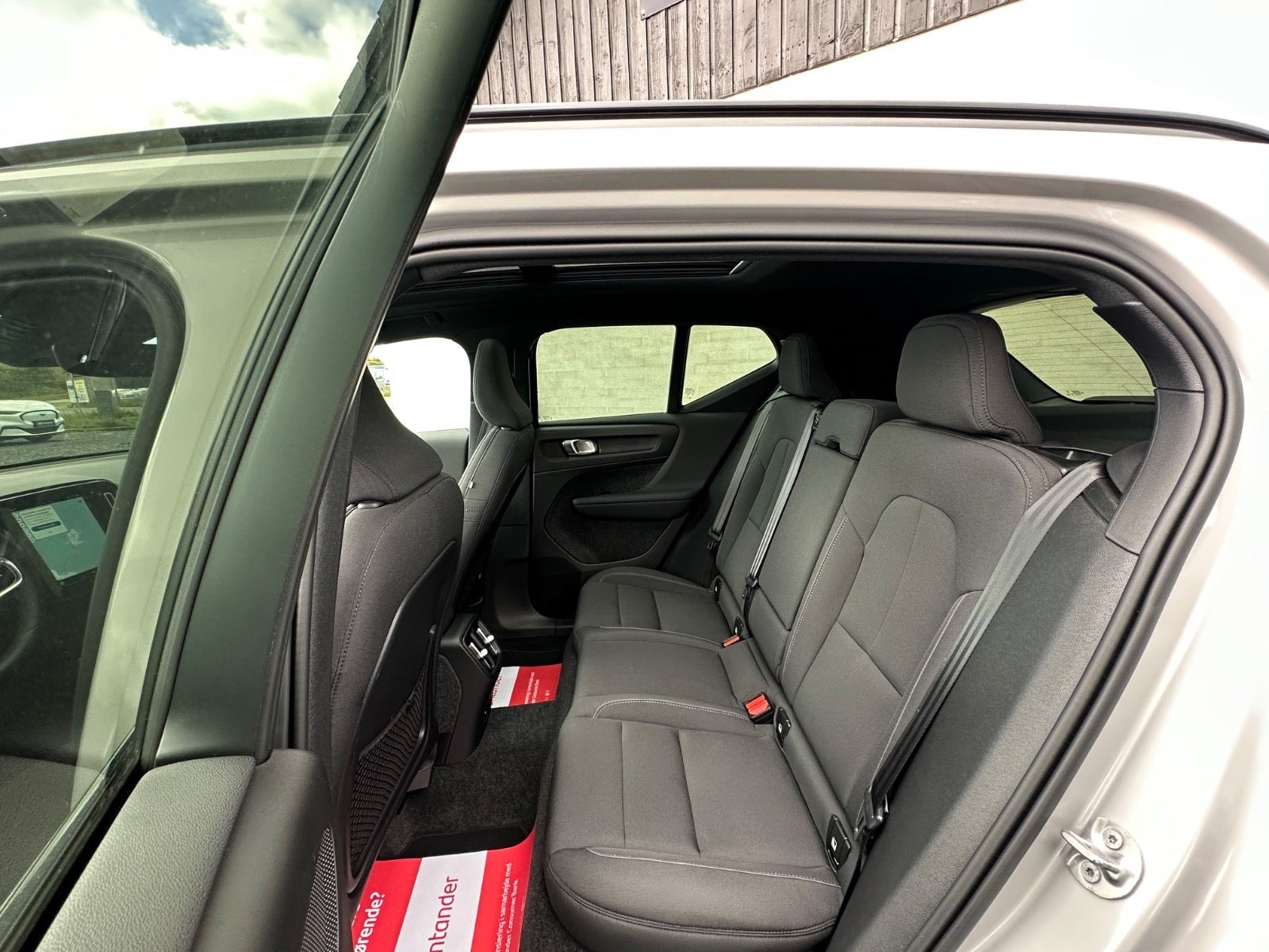 Volvo XC40 Recharge Extended Range, 252ps, 2024