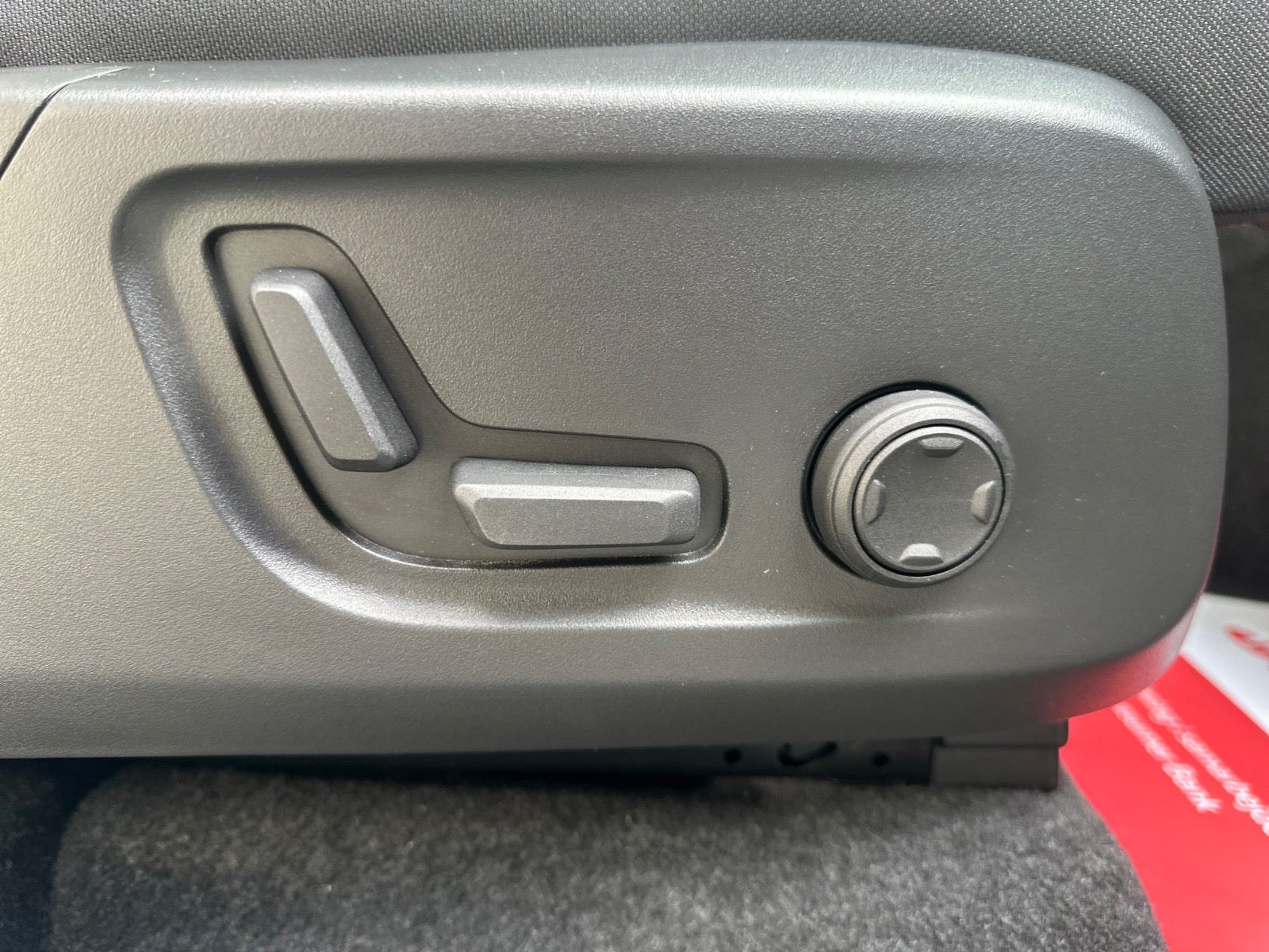 Volvo XC40 Recharge Extended Range, 252ps, 2024