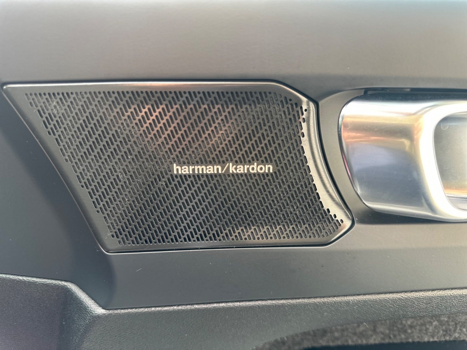 Volvo XC40 Recharge Extended Range, 252ps, 2024