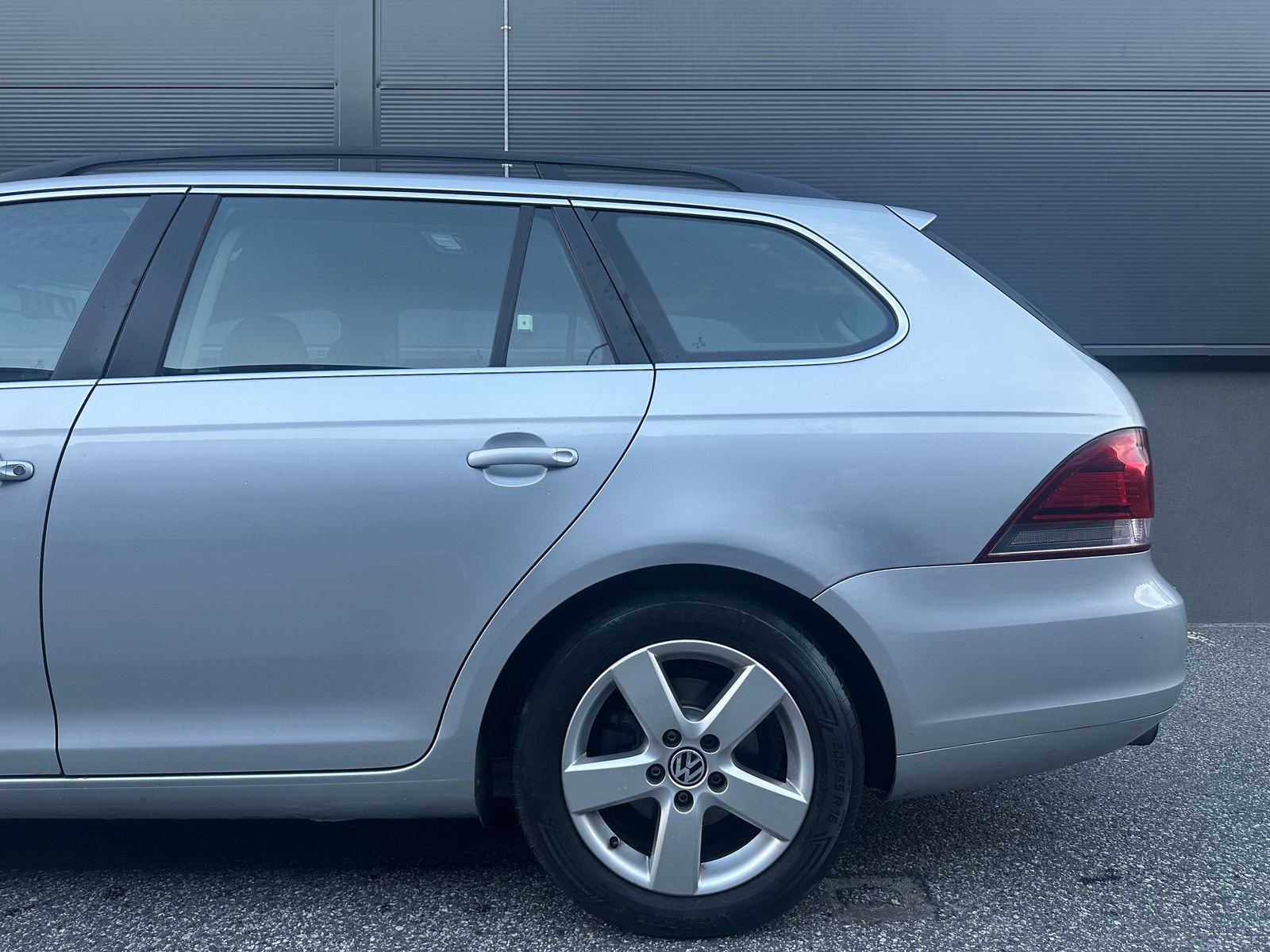 Volkswagen Golf Variant 1.6 TDI DPF DSG Sequential, 7-trins, 105ps, 2011