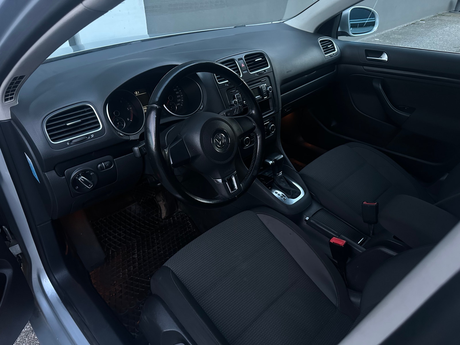 Volkswagen Golf Variant 1.6 TDI DPF DSG Sequential, 7-trins, 105ps, 2011