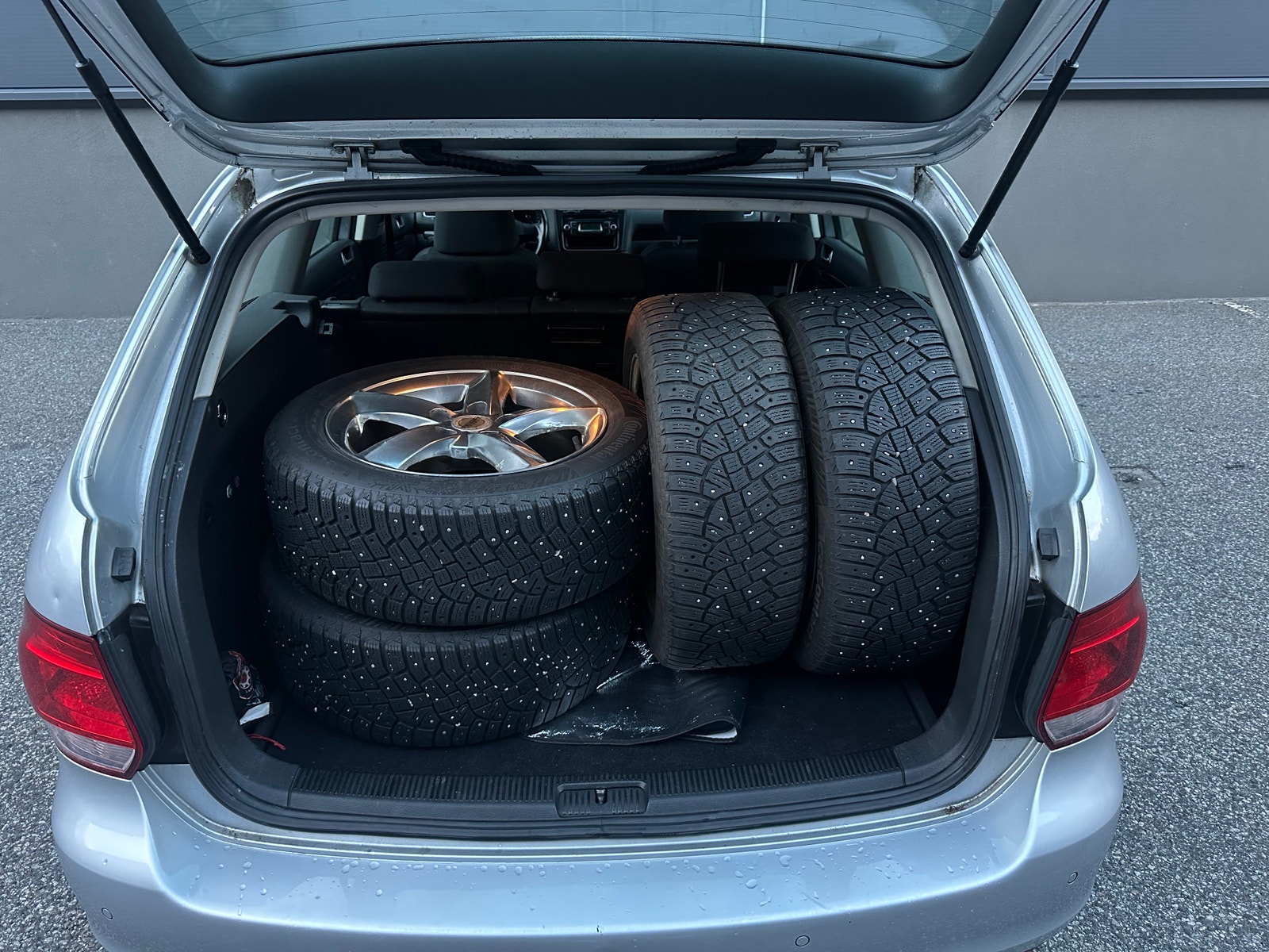 Volkswagen Golf Variant 1.6 TDI DPF DSG Sequential, 7-trins, 105ps, 2011