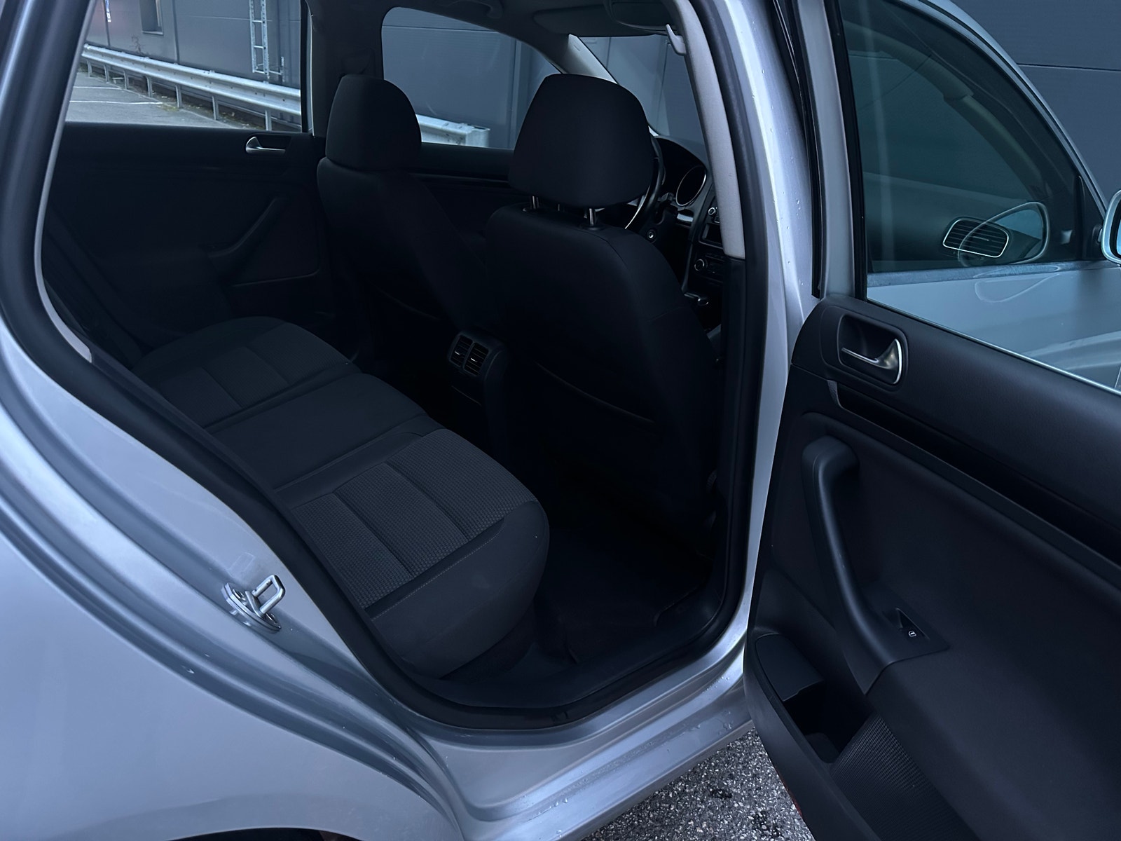 Volkswagen Golf Variant 1.6 TDI DPF DSG Sequential, 7-trins, 105ps, 2011