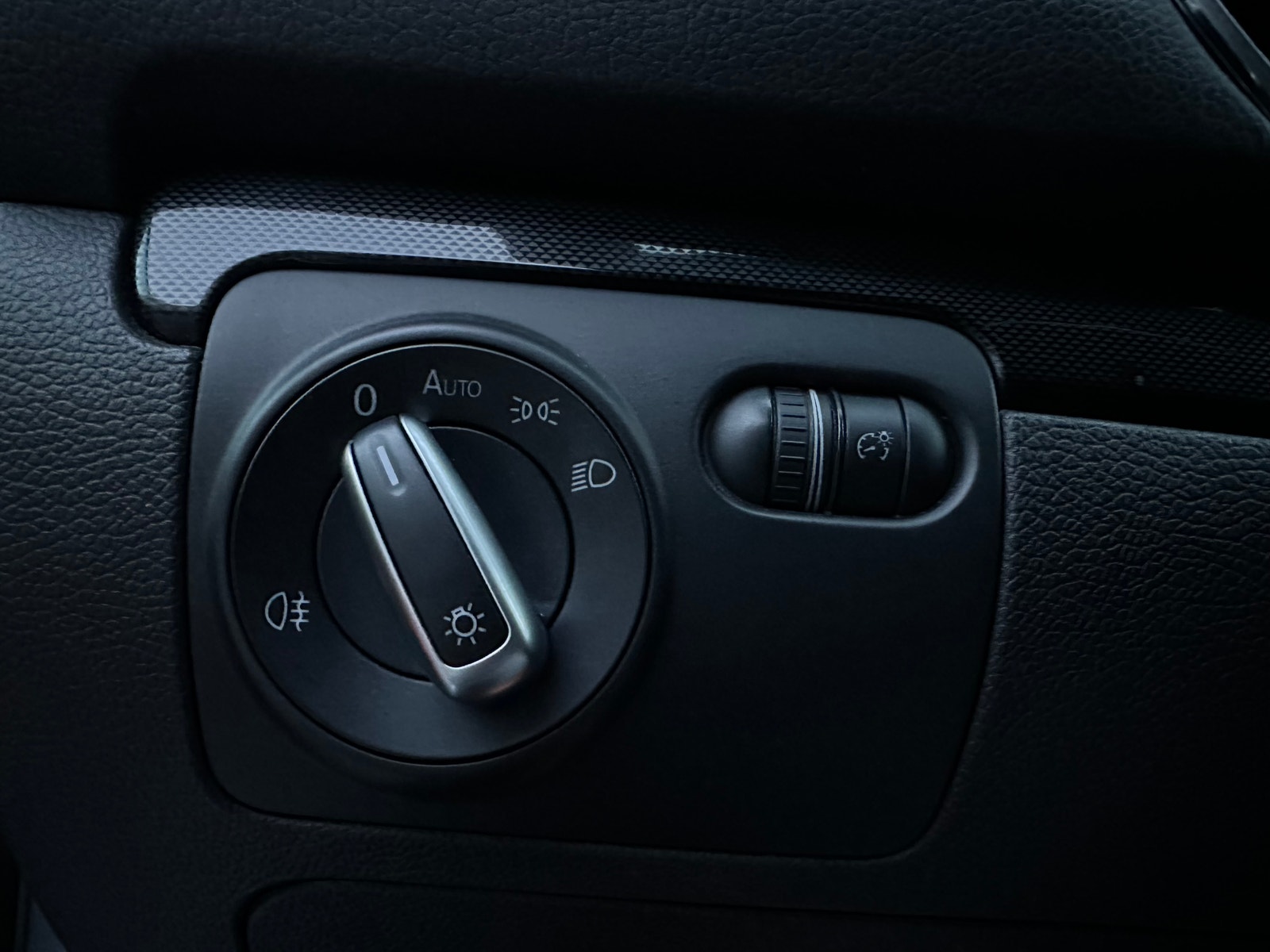 Volkswagen Golf Variant 1.6 TDI DPF DSG Sequential, 7-trins, 105ps, 2011