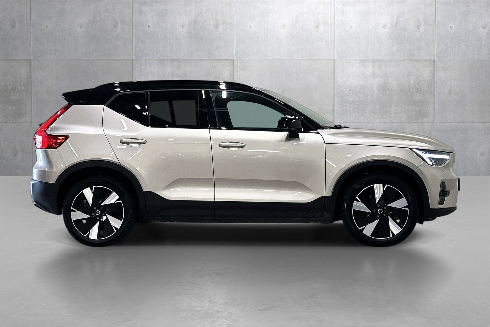 Volvo XC40 Recharge Extended Range, 252hk, 2024