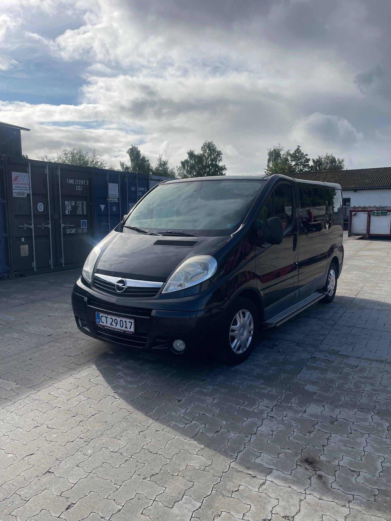 Opel Vivaro Combi 2.9t 2.5 CDTI Quickshift, 146hp, 2007