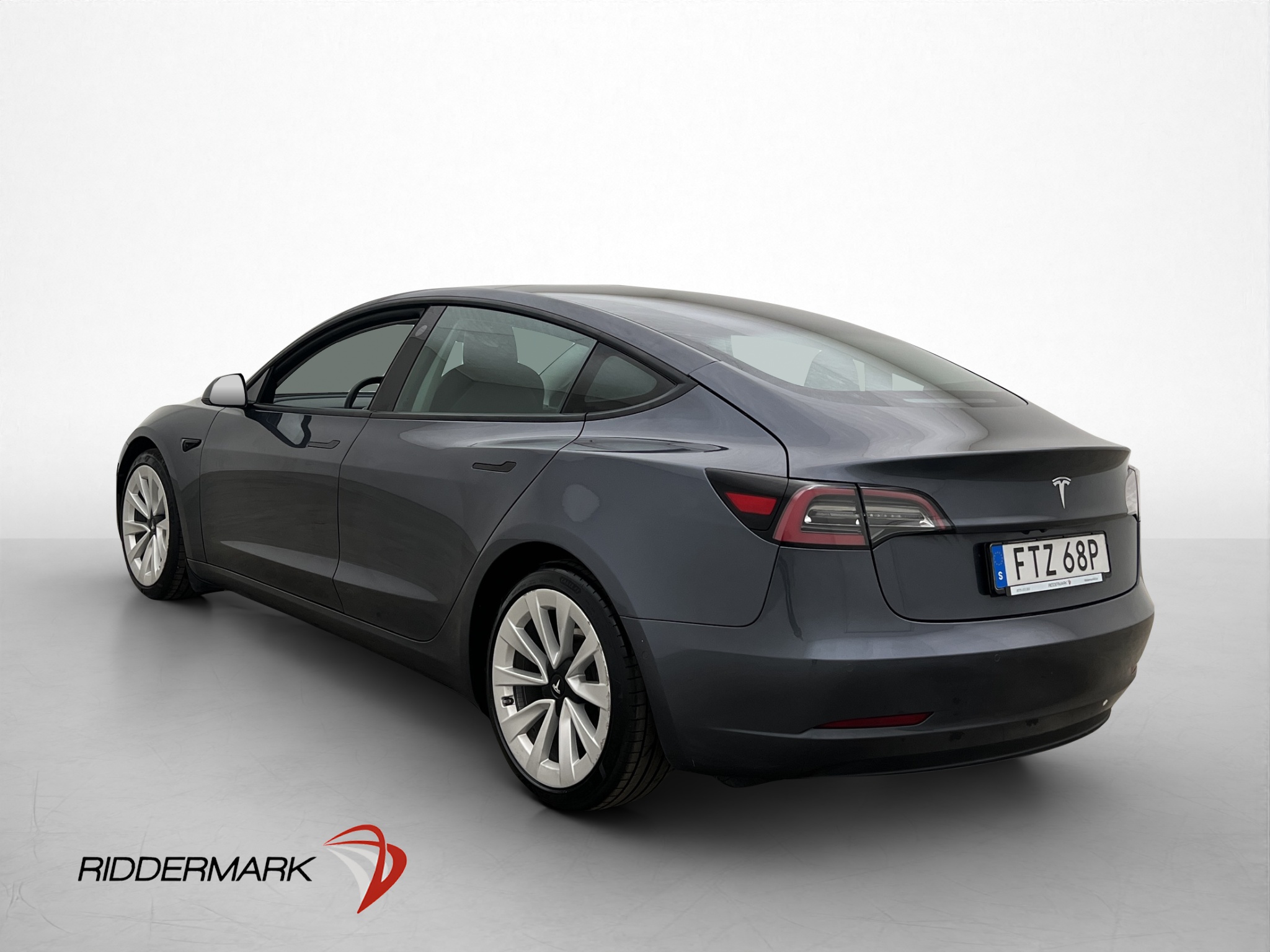 Tesla Model 3 Standard Range Plus, 325ps, 2021