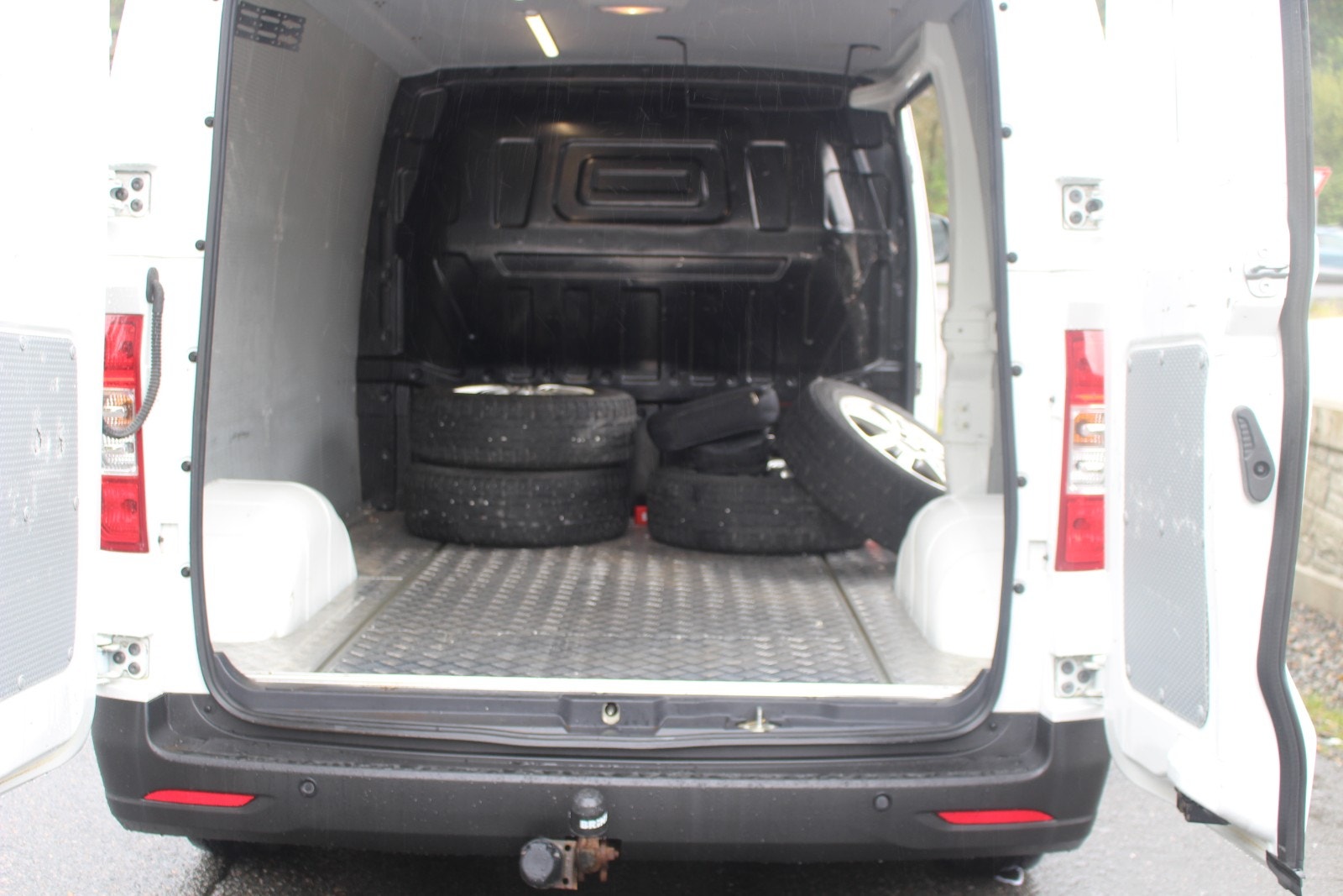 Maxus e-Deliver 3 52.5 kWh, 122ps, 2020