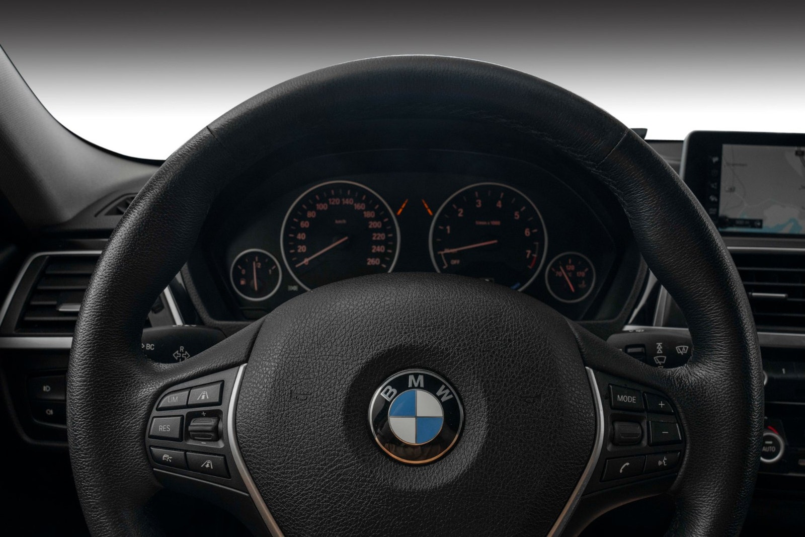 BMW 330e Sedan Steptronic, 8-trinn, 252hk, 2017