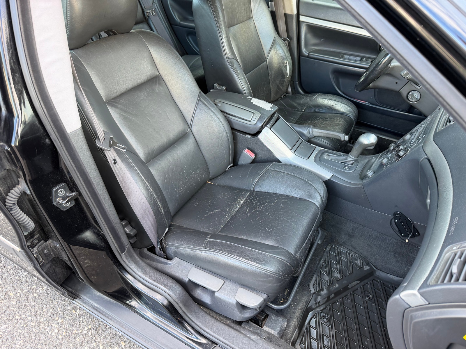 Volvo S80 2.0T Automatic, 180hp, 2001