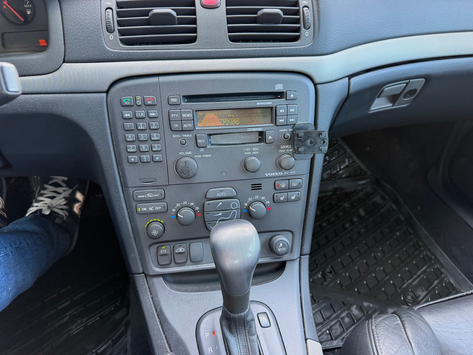 Volvo S80 2.0T Automatic, 180hp, 2001
