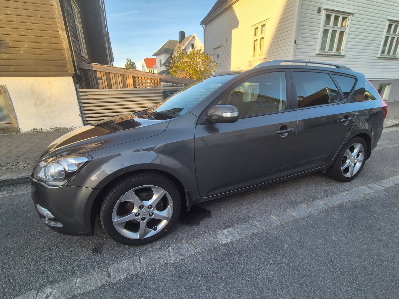 Kia cee'd_sw 1.6 CRDi Manual, 6-trins, 90ps, 2011