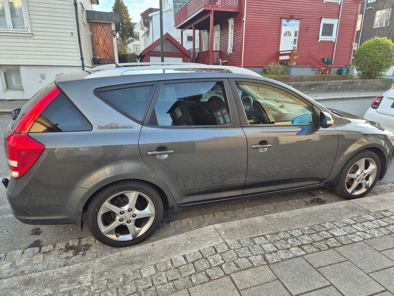 Kia cee'd_sw 1.6 CRDi Manual, 6-trins, 90ps, 2011