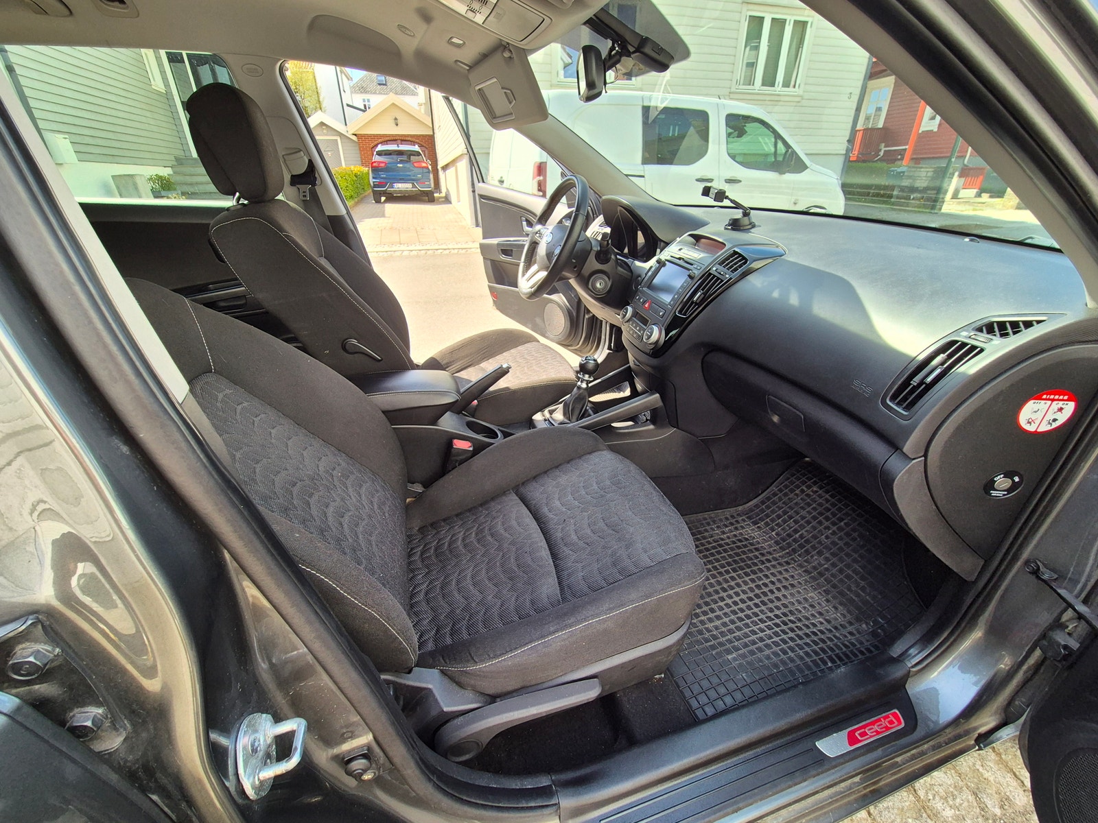 Kia cee'd_sw 1.6 CRDi Manual, 6-trins, 90ps, 2011