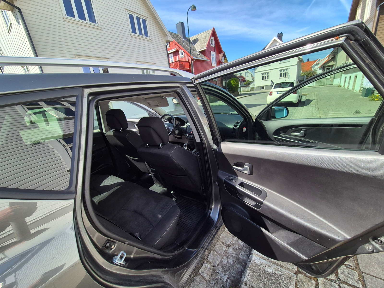 Kia cee'd_sw 1.6 CRDi Manual, 6-trins, 90ps, 2011