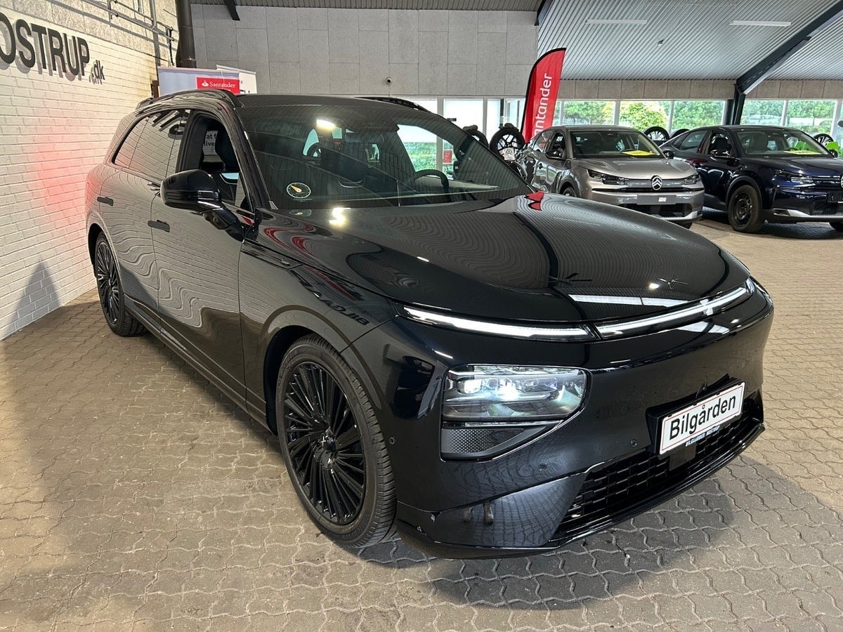 XPENG G9 Performance, 575ps, 2026