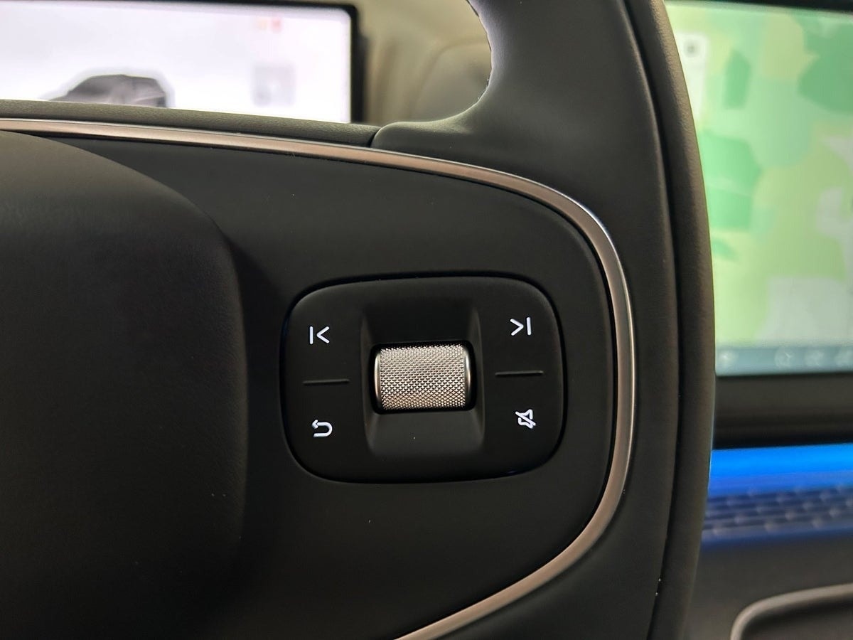 XPENG G9 Performance, 575ps, 2026
