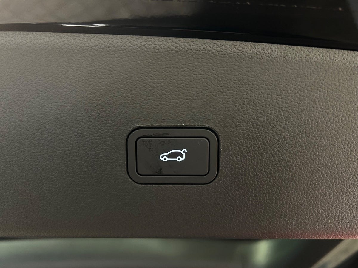 XPENG G9 Performance, 575ps, 2026