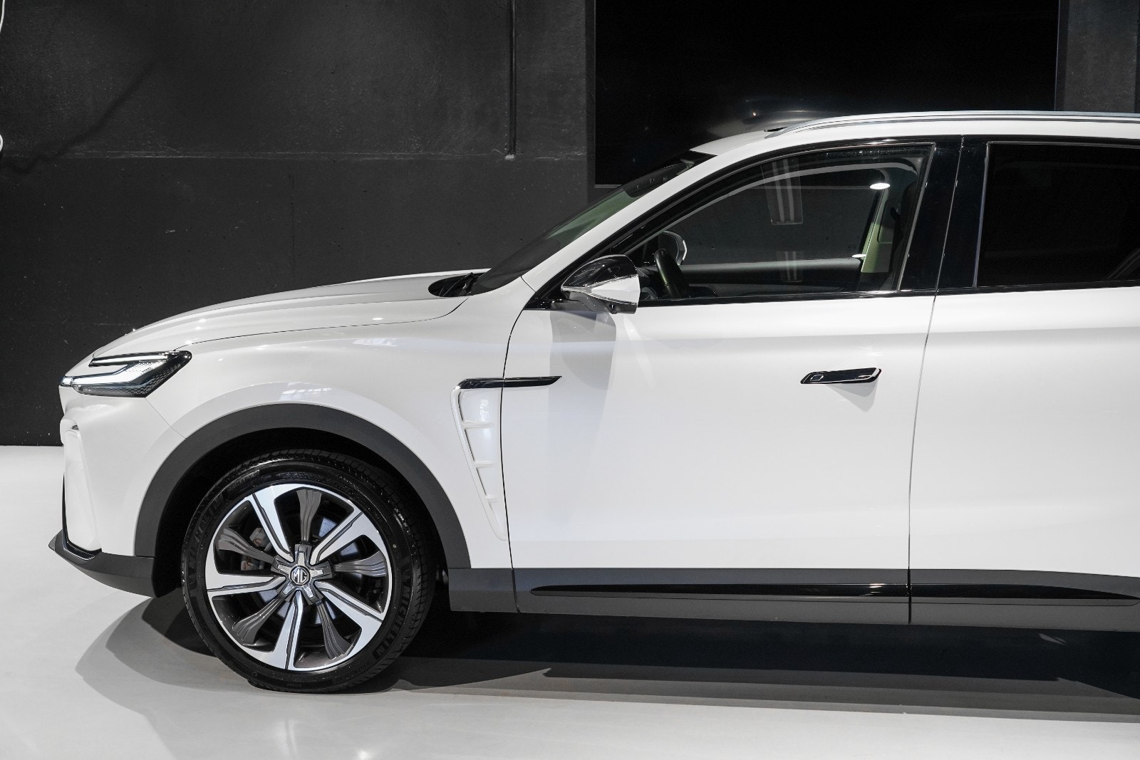 MG Marvel R Performance Automatisk, 288hk, 2024