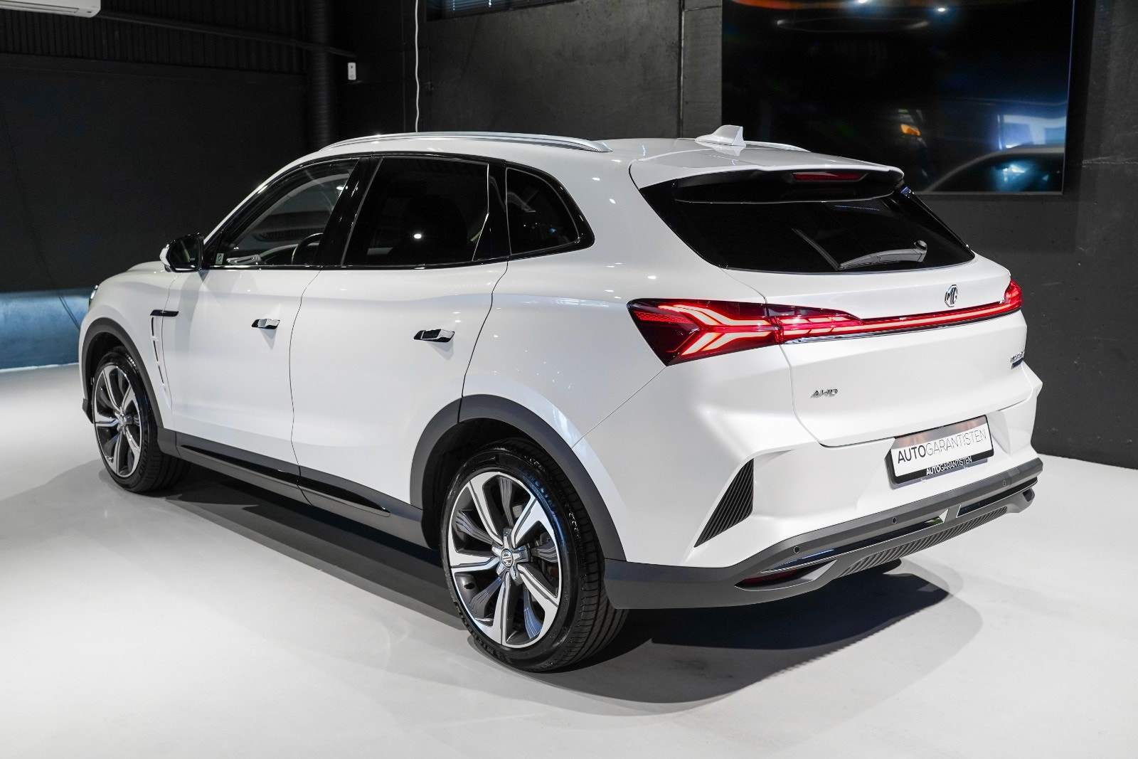 MG Marvel R Performance Automatisk, 288hk, 2024