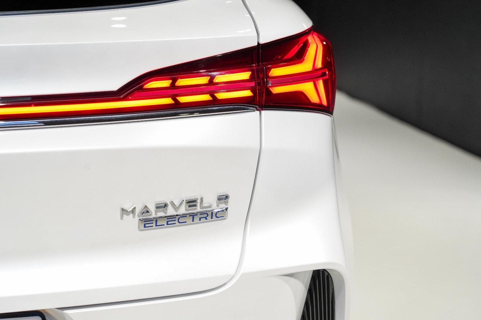MG Marvel R Performance Automatisk, 288hk, 2024