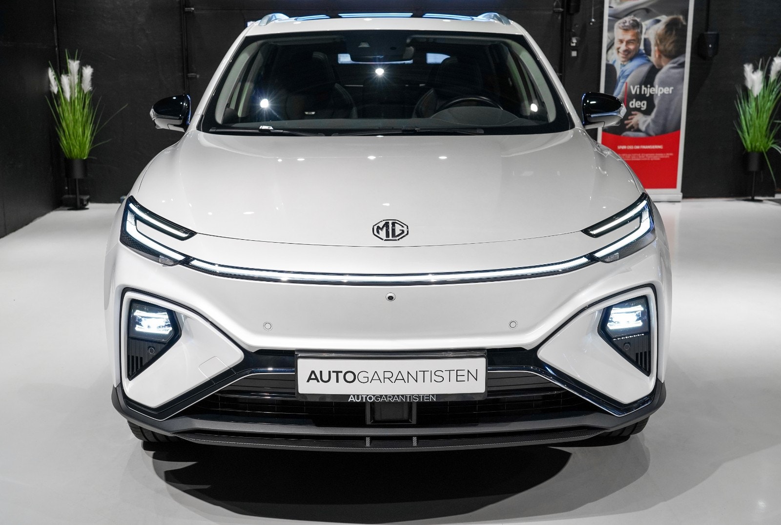 MG Marvel R Performance Automatisk, 288hk, 2024