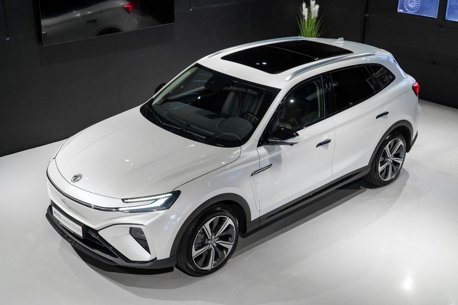 MG Marvel R Performance Automatisk, 288hk, 2024