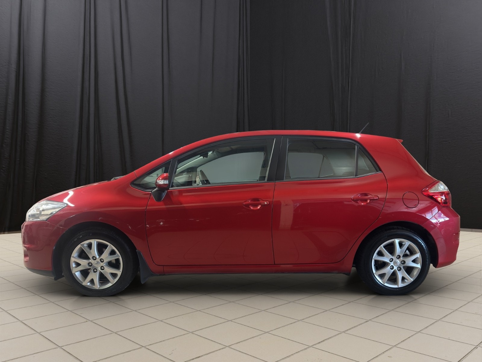 Toyota Auris 5-door 1.6 Valvematic MultiMode, 6-trins, 132ps, 2012