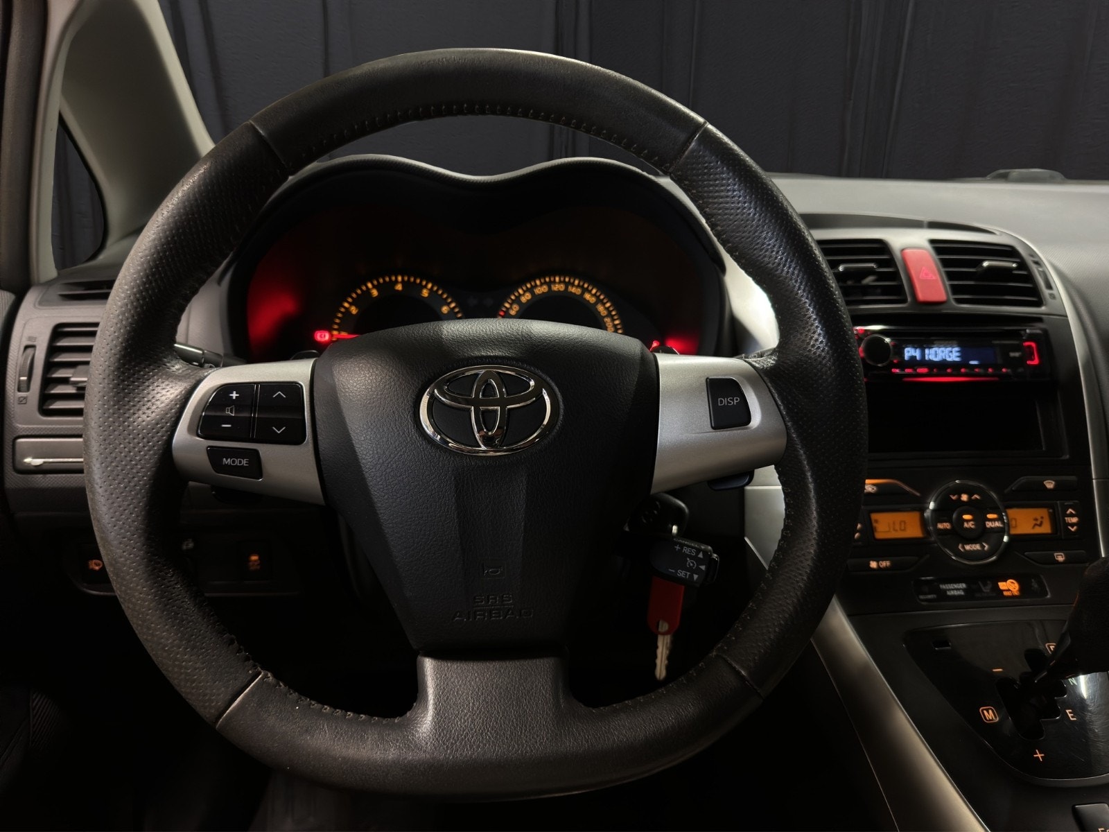 Toyota Auris 5-door 1.6 Valvematic MultiMode, 6-trins, 132ps, 2012