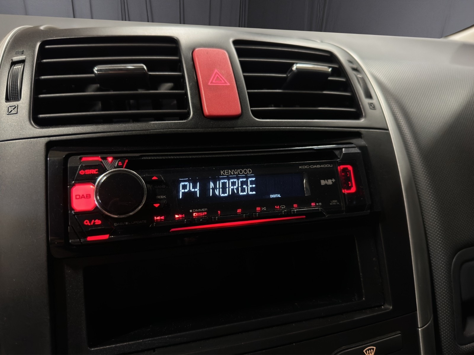 Toyota Auris 5-door 1.6 Valvematic MultiMode, 6-trins, 132ps, 2012
