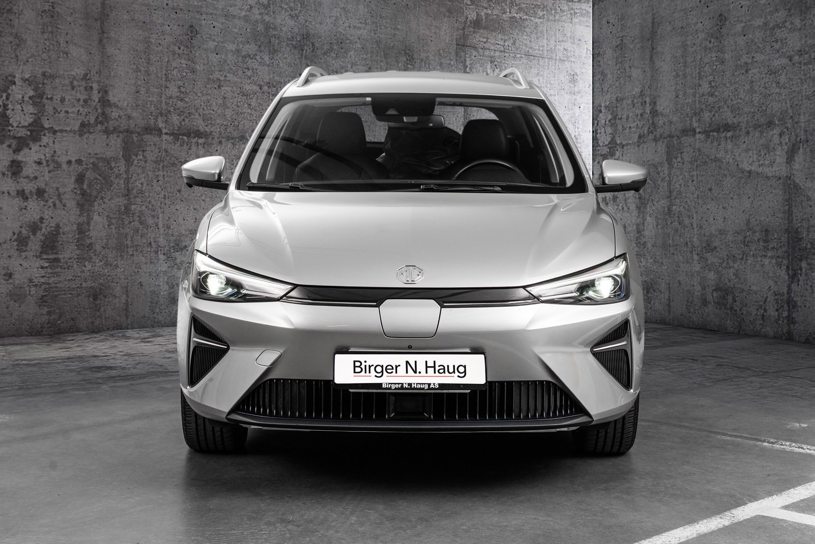 MG 5 Long Range 61.1 kWh, 156hp, 2024