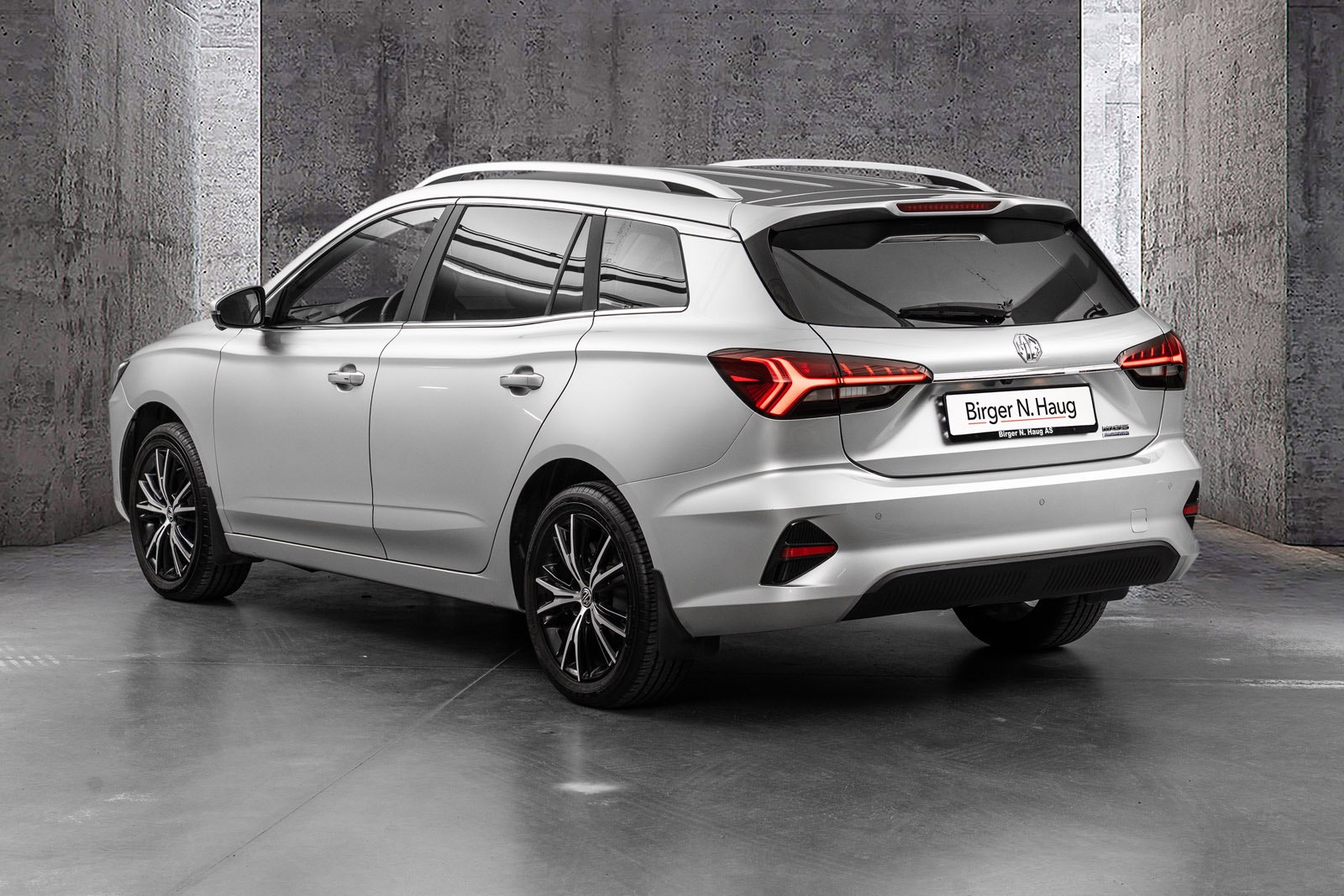 MG 5 Long Range 61.1 kWh, 156hp, 2024