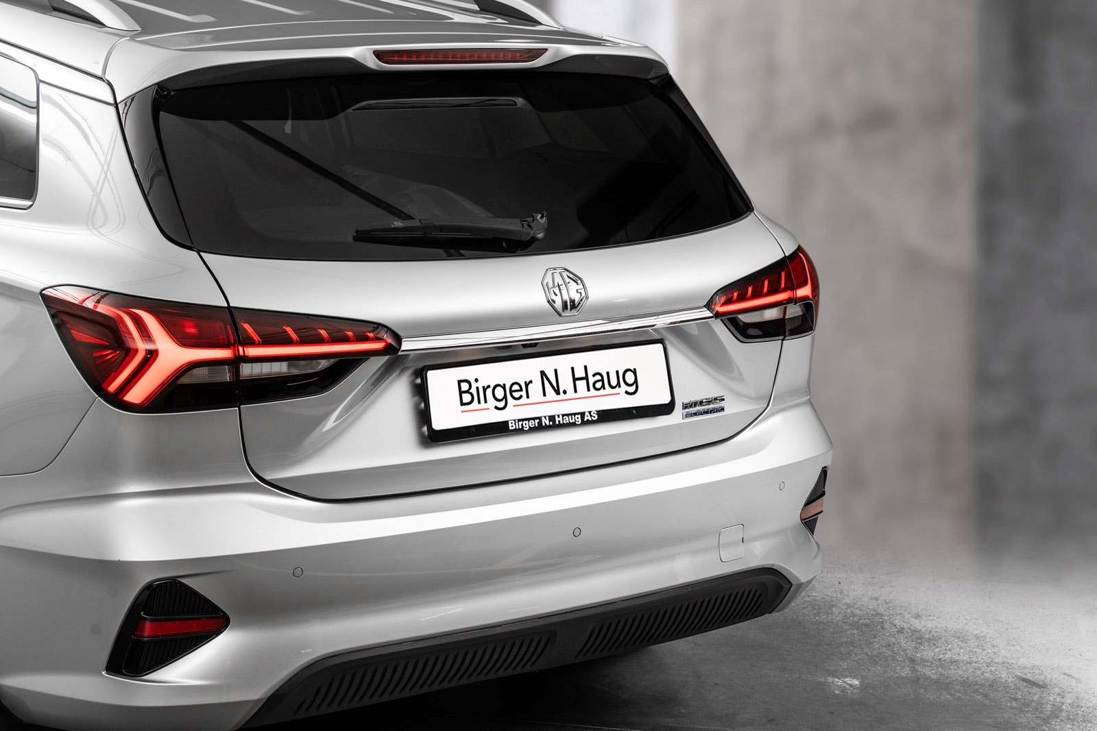 MG 5 Long Range 61.1 kWh, 156hp, 2024