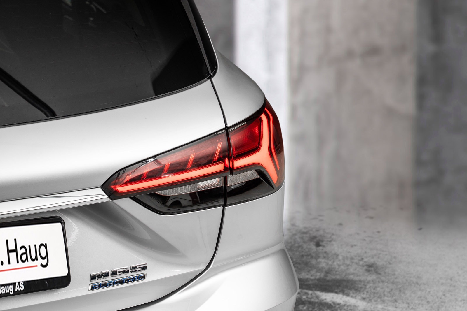 MG 5 Long Range 61.1 kWh, 156hp, 2024