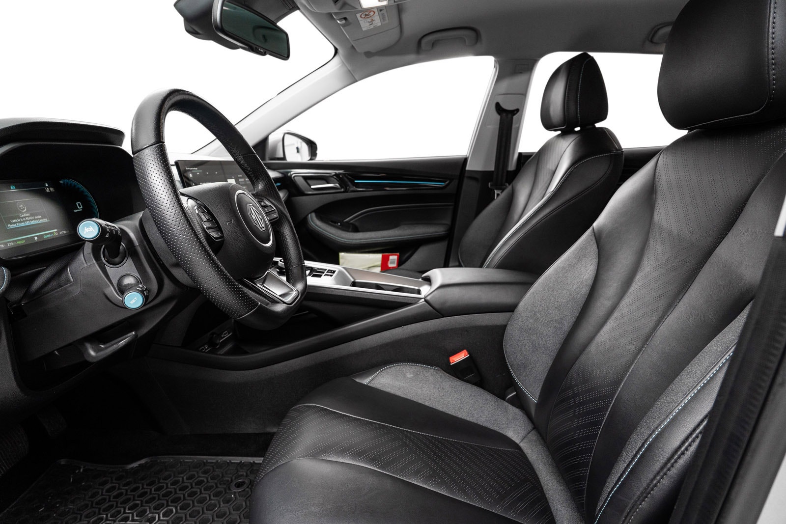 MG 5 Long Range 61.1 kWh, 156hp, 2024