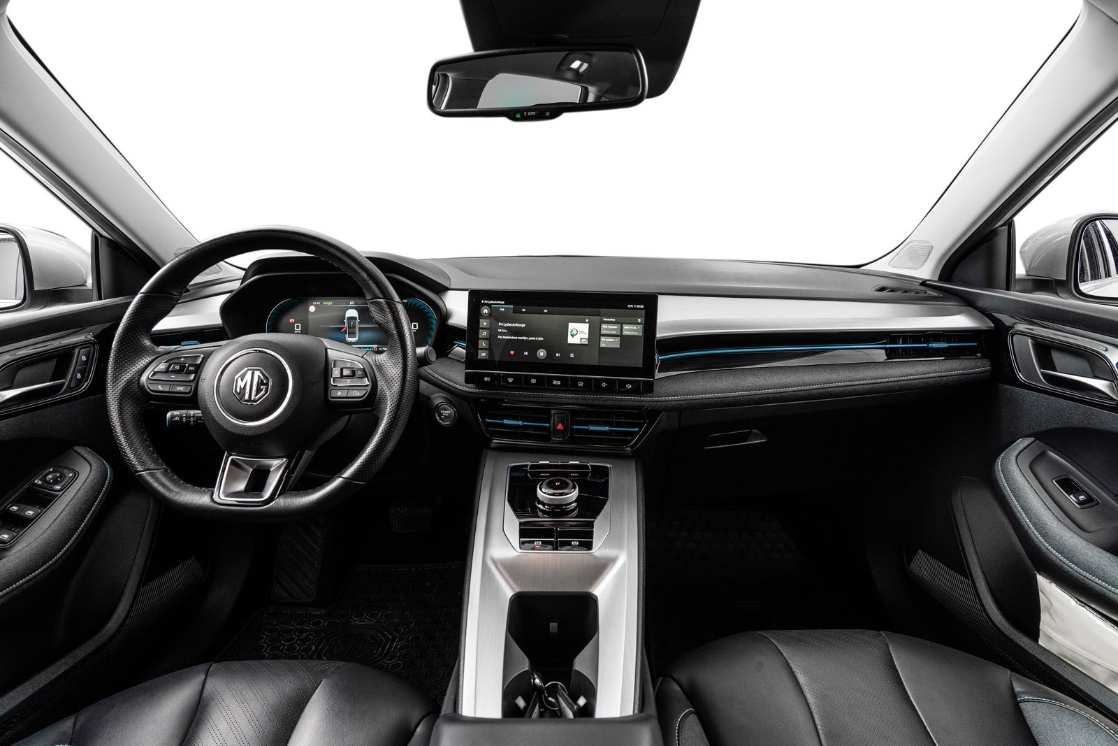 MG 5 Long Range 61.1 kWh, 156hp, 2024