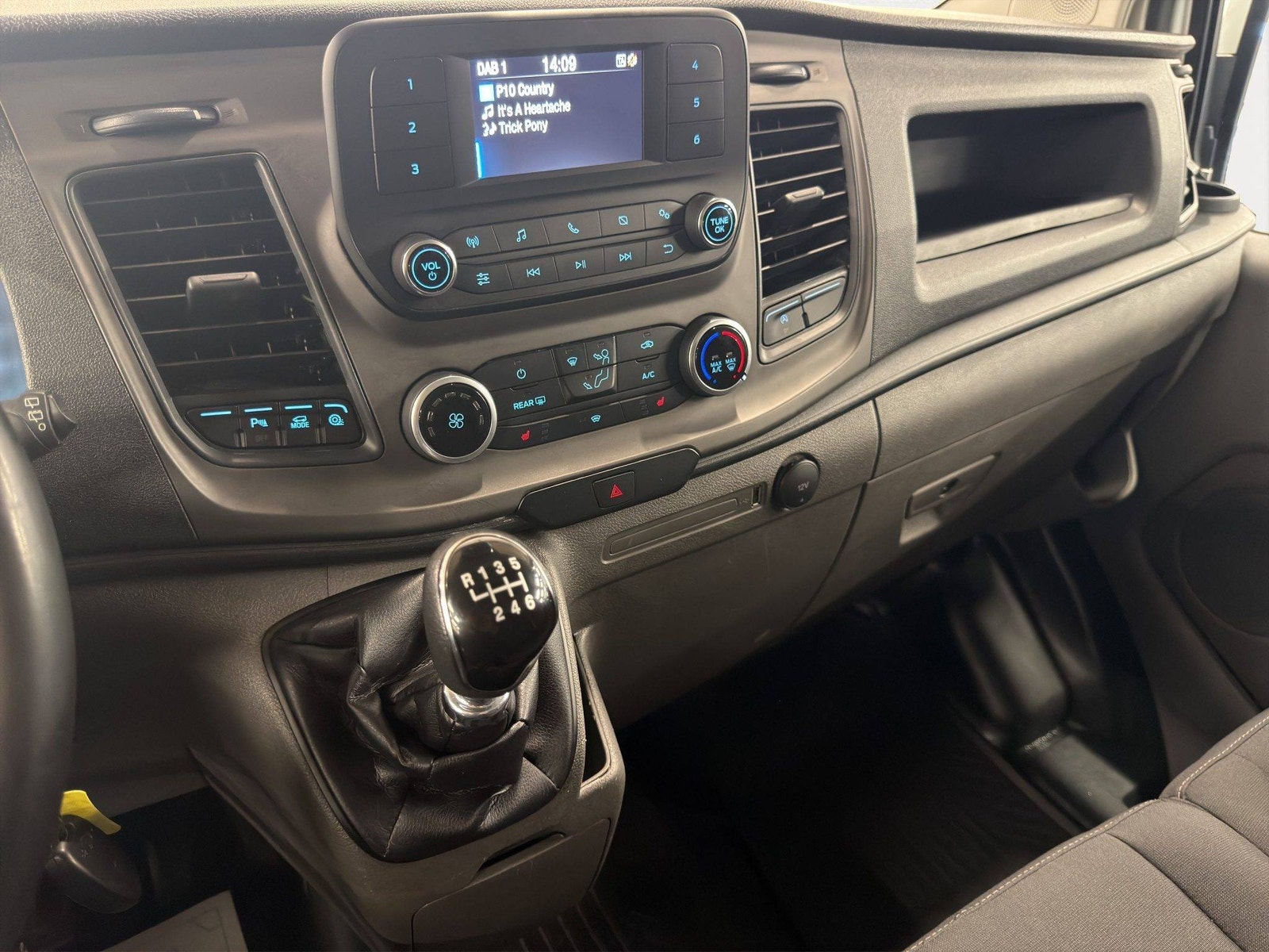 Ford Transit Custom 340 2.0 EcoBlue Manual, 130hp, 2023