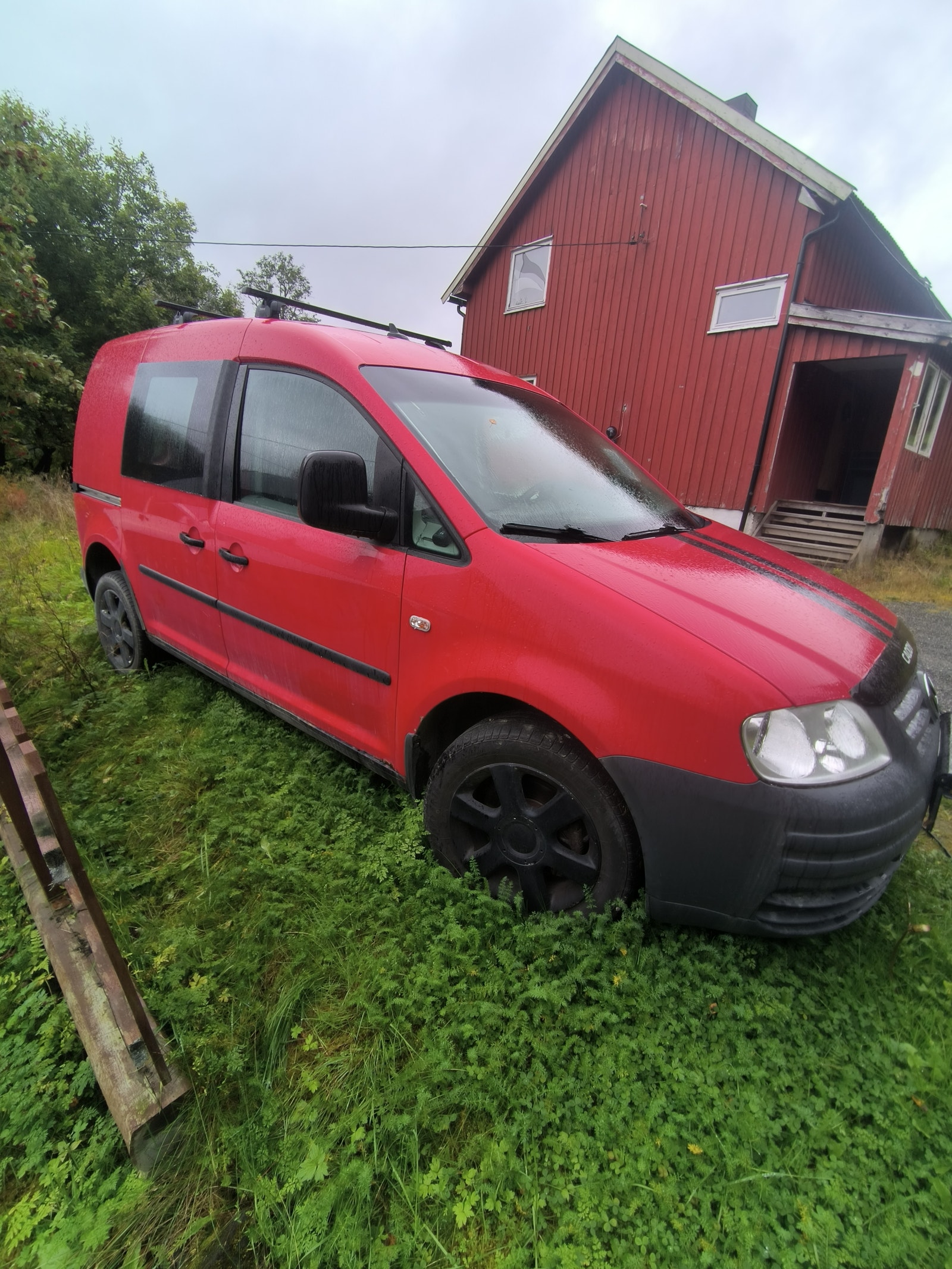 Volkswagen Caddy Combi 1.9 TDI DPF 4Motion 8v Manual, 105hp, 2010