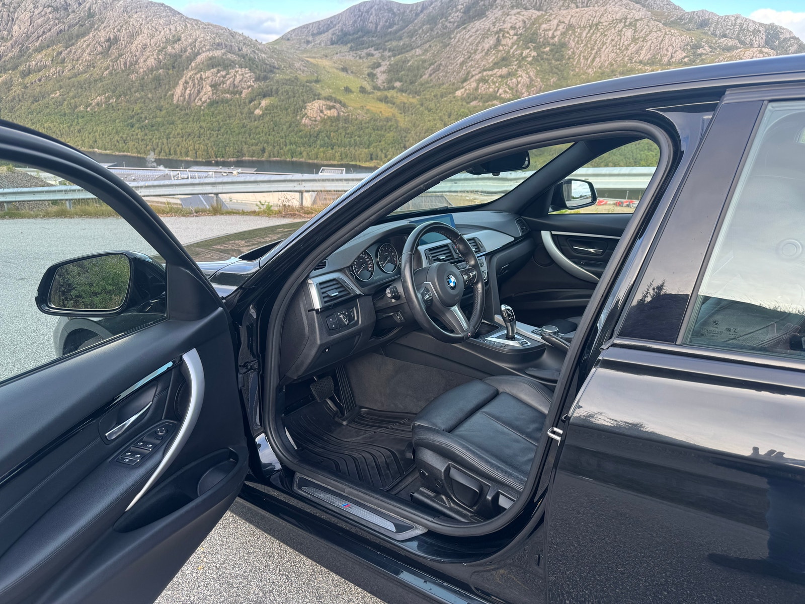 BMW 330e Sedan Steptronic, 252hp, 2018