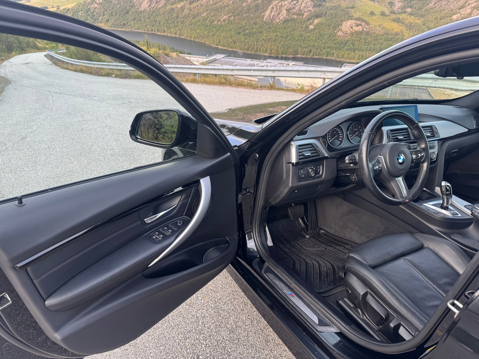 BMW 330e Sedan Steptronic, 252hp, 2018