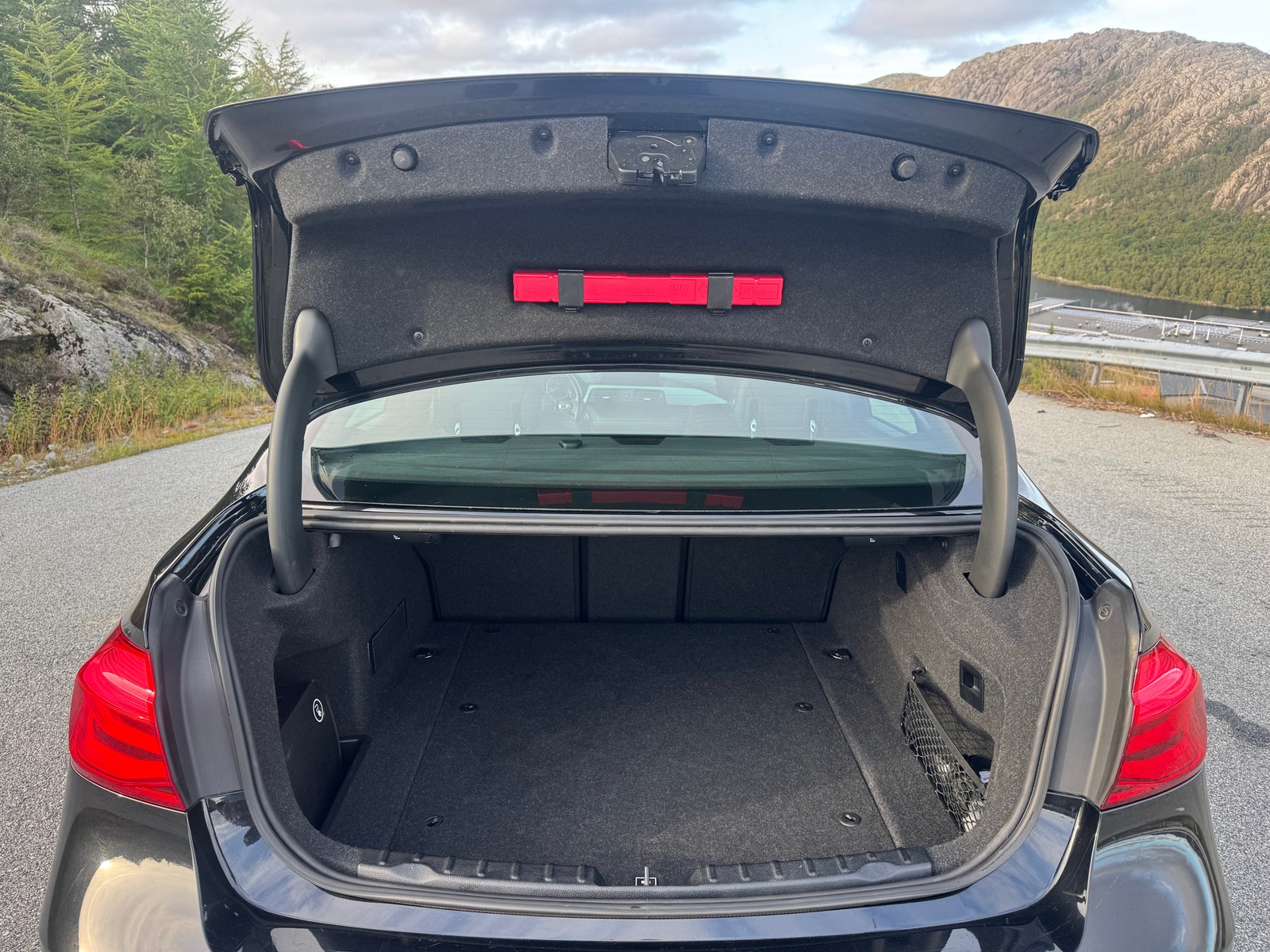 BMW 330e Sedan Steptronic, 252hp, 2018
