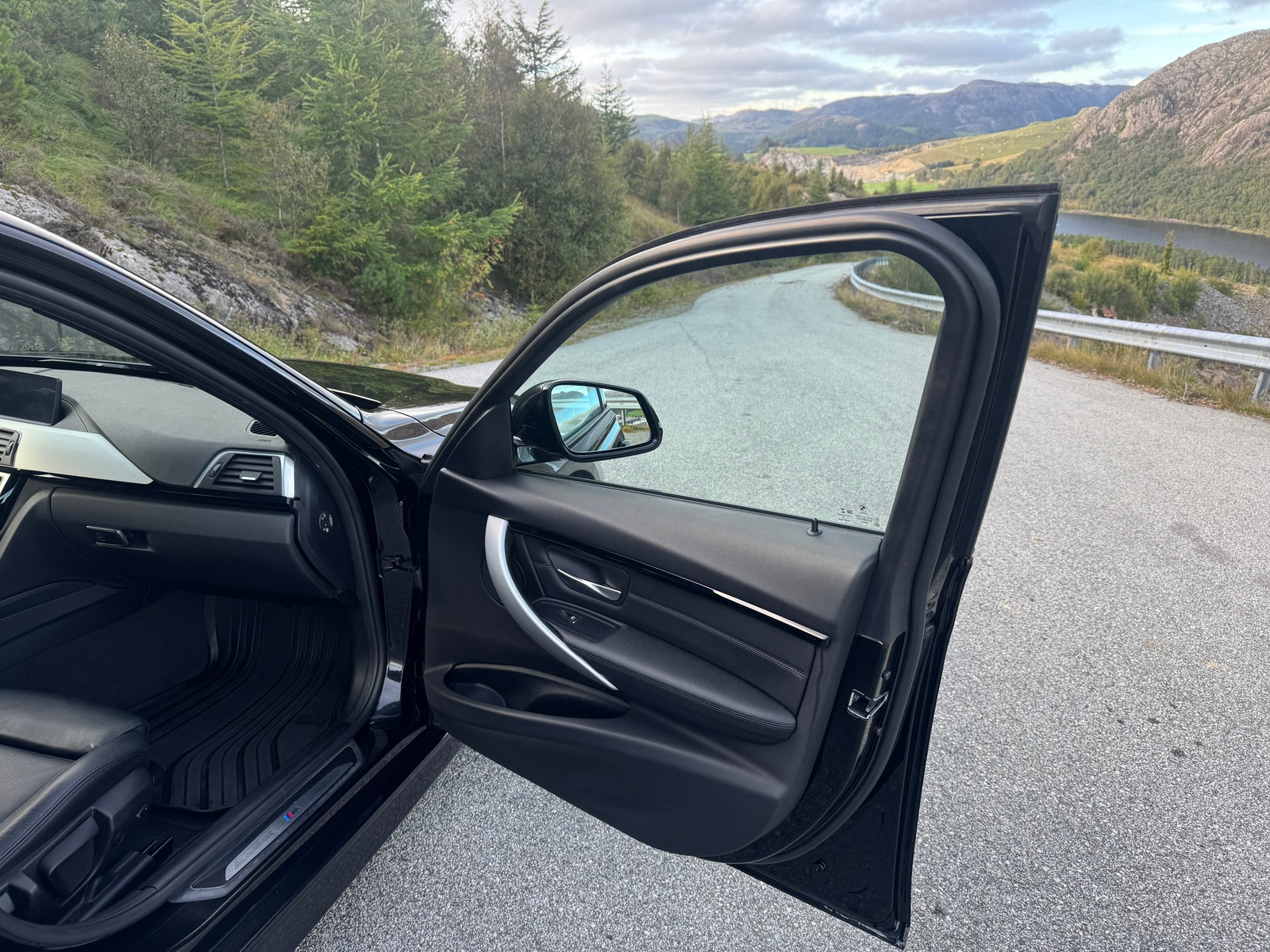 BMW 330e Sedan Steptronic, 252hp, 2018