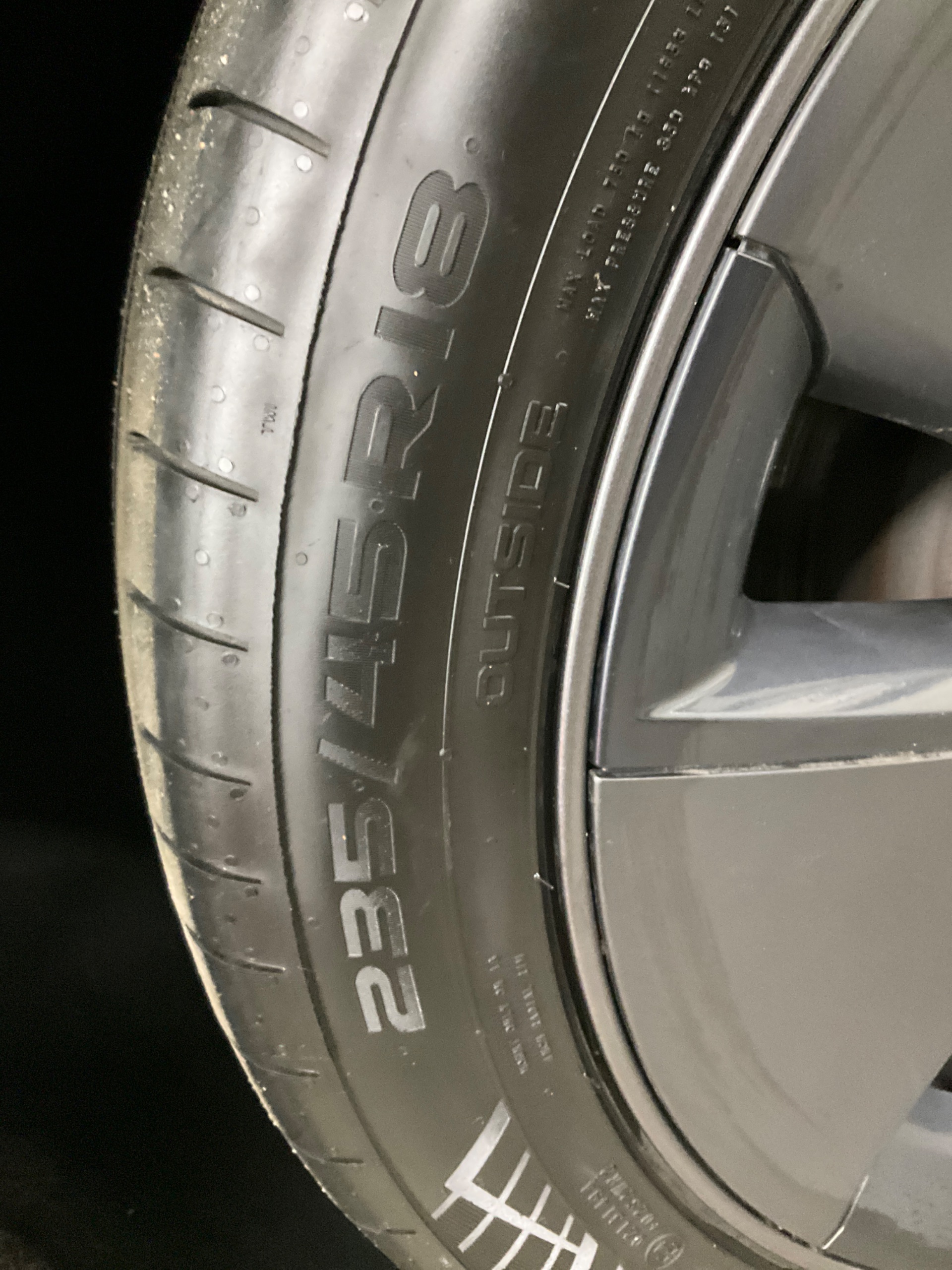 Tesla Model 3 Long Range AWD, 498ps, 2023