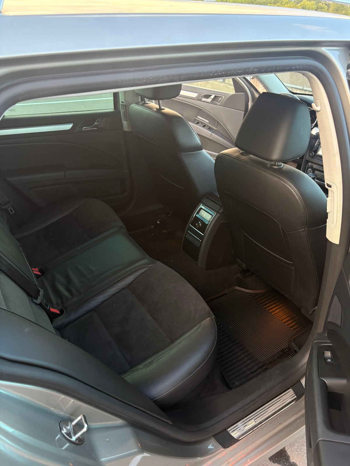 Škoda Superb Combi 1.8 TSI DSG Sequential, 160hp, 2012