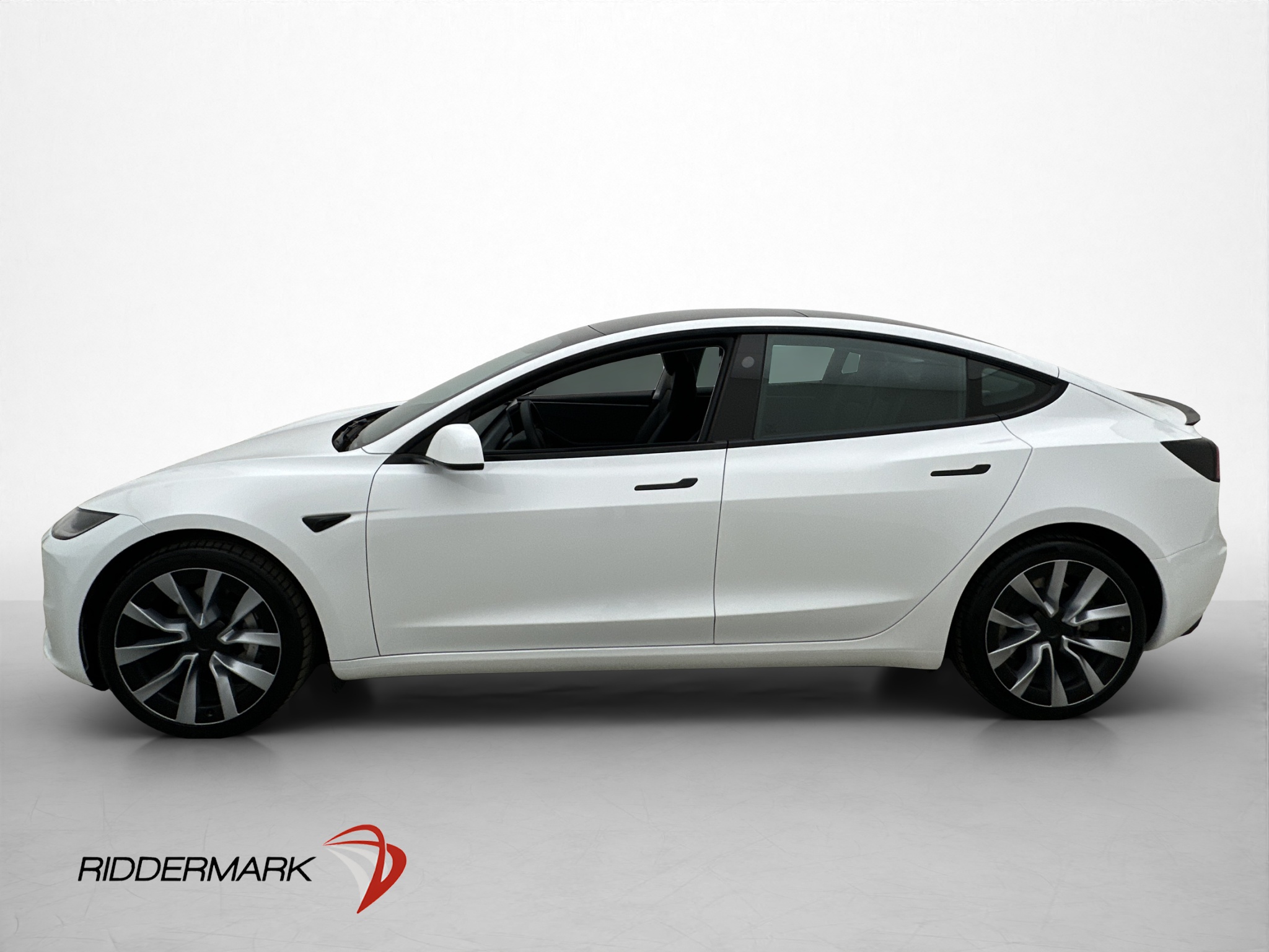 Tesla Model 3 Standard Range, 283ps, 2024