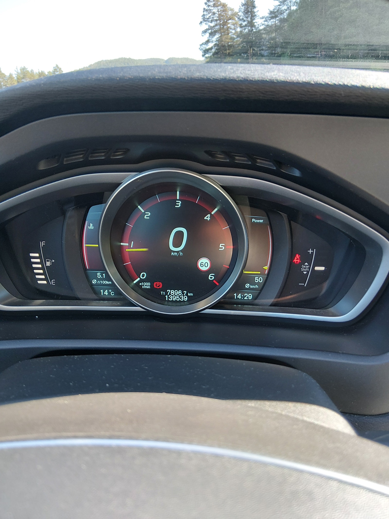 Volvo V40 D2 Manual, 6-trins, 115ps, 2014