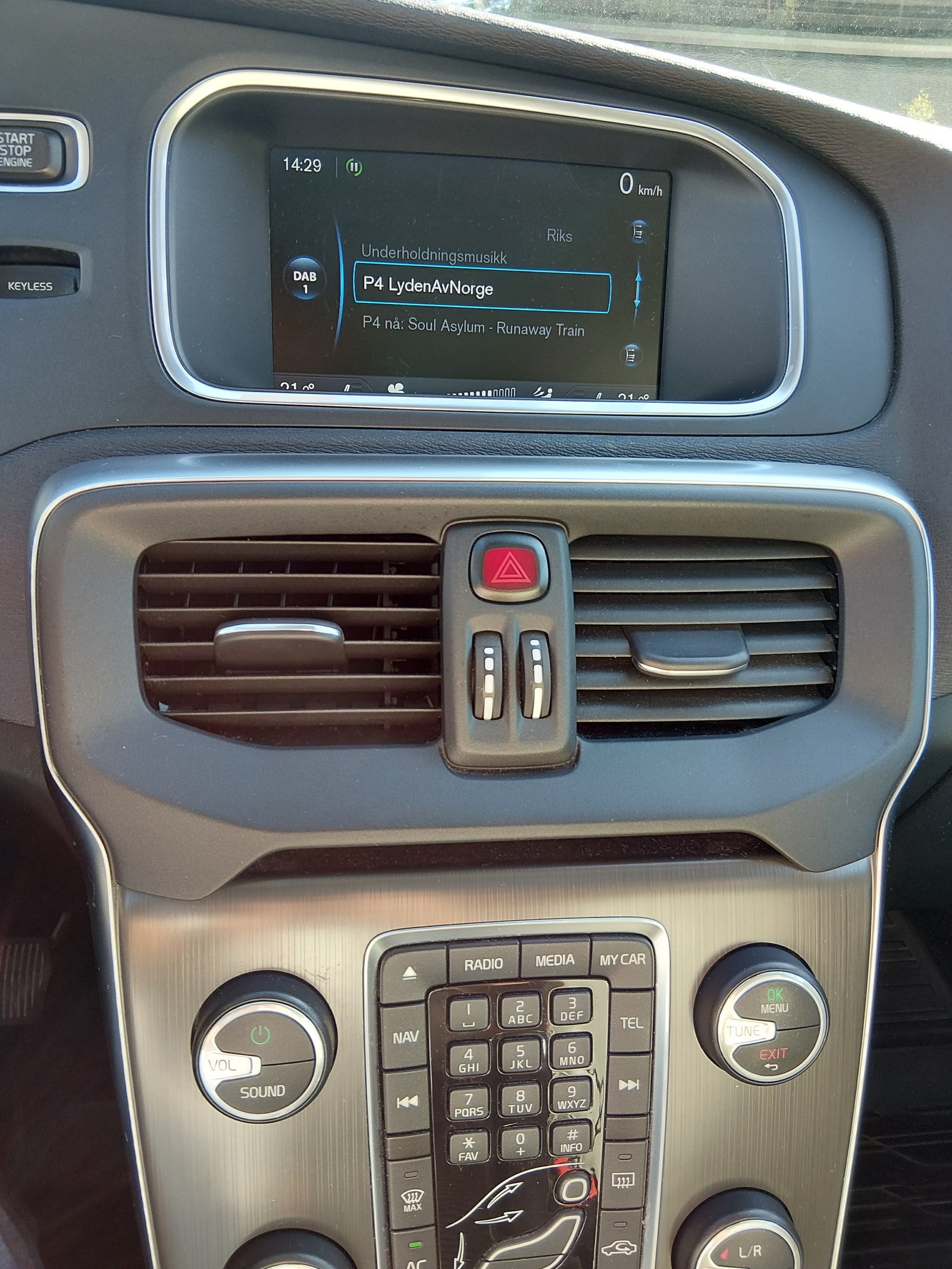 Volvo V40 D2 Manual, 6-trins, 115ps, 2014