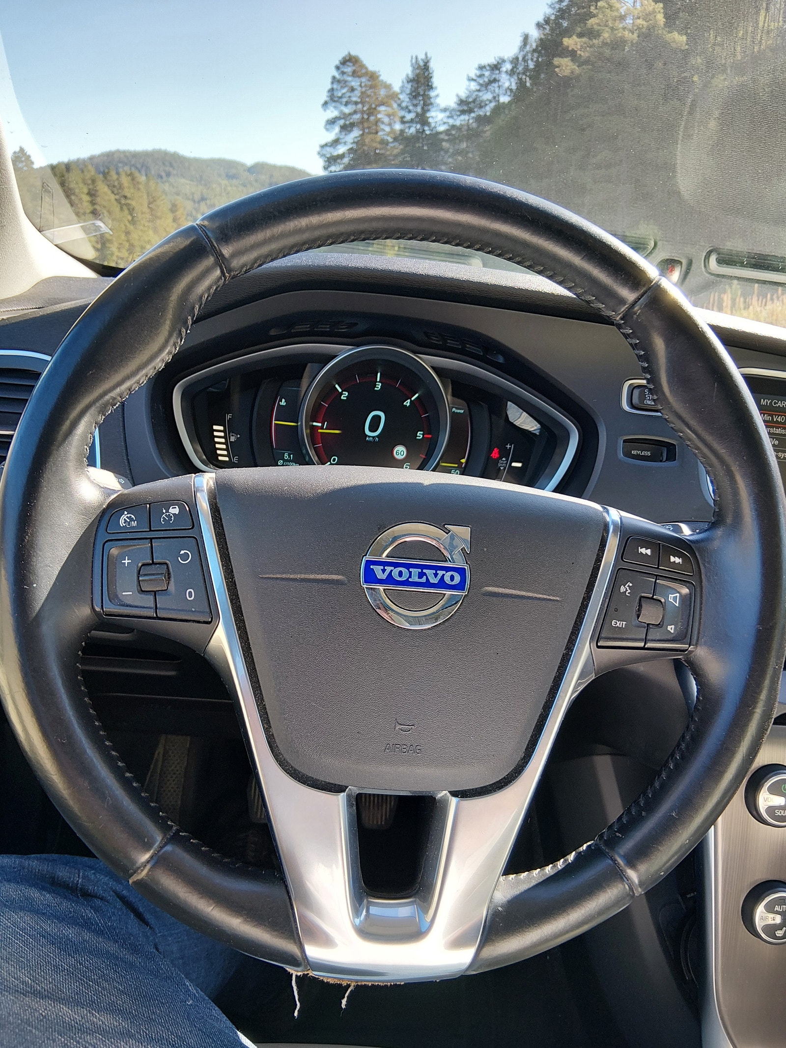 Volvo V40 D2 Manual, 6-trins, 115ps, 2014